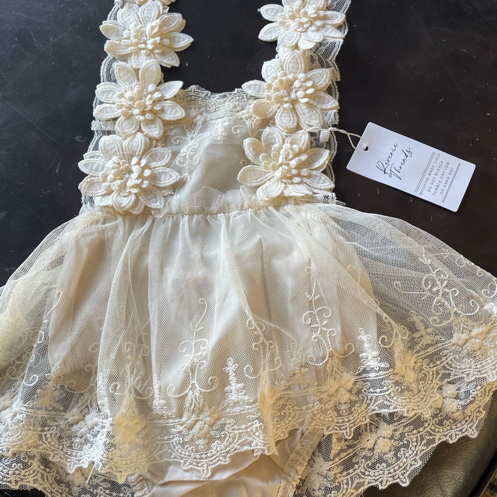 Elegant Cream Lace Formal Dress